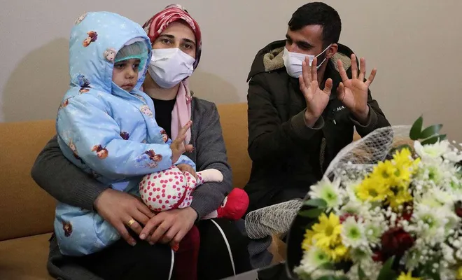 Pitbull köpeklerin saldırısına uğrayan Asiye taburcu edildi