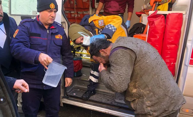 Bakan Koca: Ambulansın hastadan kıymetli olduğu günleri unutun