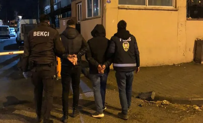 Gaziantep'te bir evde uyuşturucu ve silah ele geçirildi