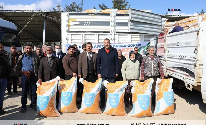 Ahırları çöken hayvan yetiştiricilerine yem desteği