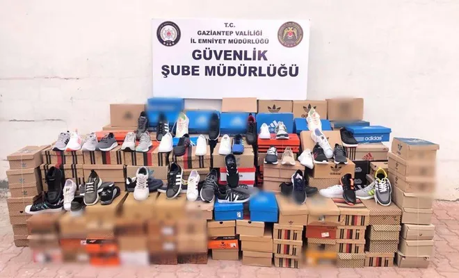 Gaziantep’te iş yerlerinde binlerce taklit ürün ele geçirildi