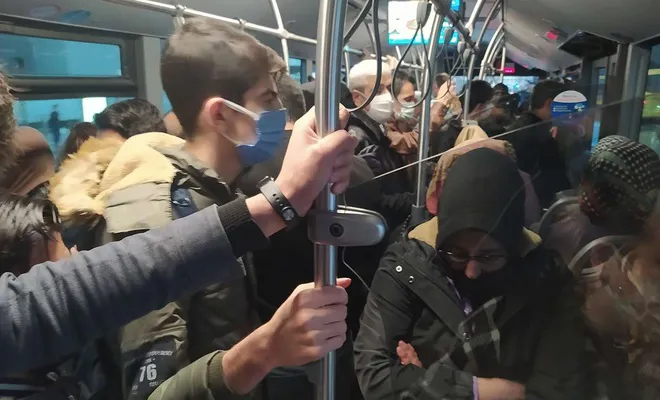 Halk toplu taşıma araçları ve sefer sayılarının artırılmasını istiyor