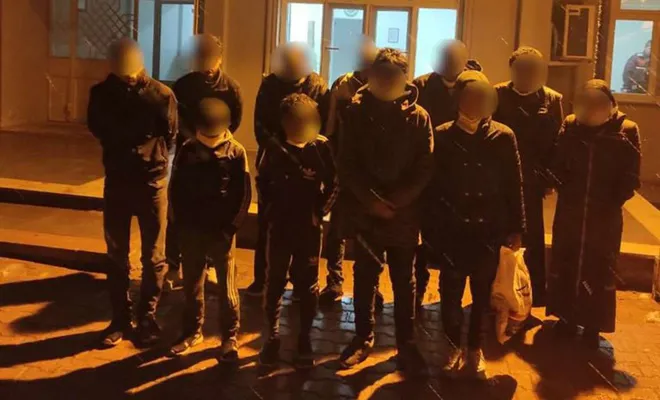 47 düzensiz göçmen ile 4 organizatör yakalandı