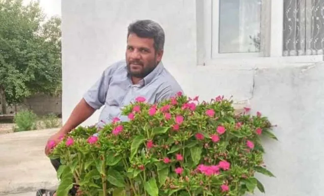 Otomobilin çarptığı motosiklet sürücüsü hayatını kaybetti