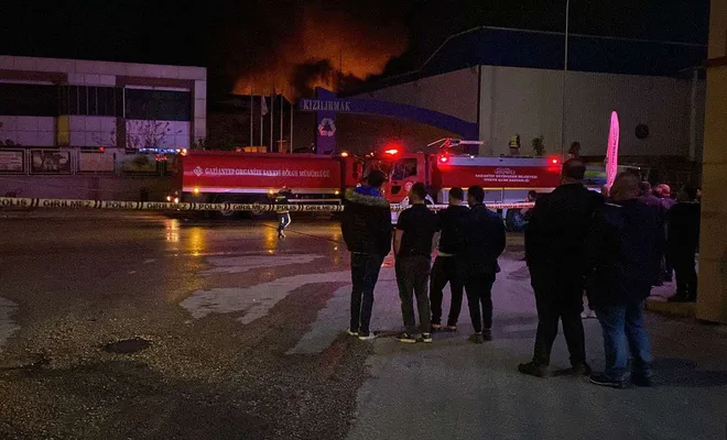 Geri dönüşüm fabrikasında yangın!