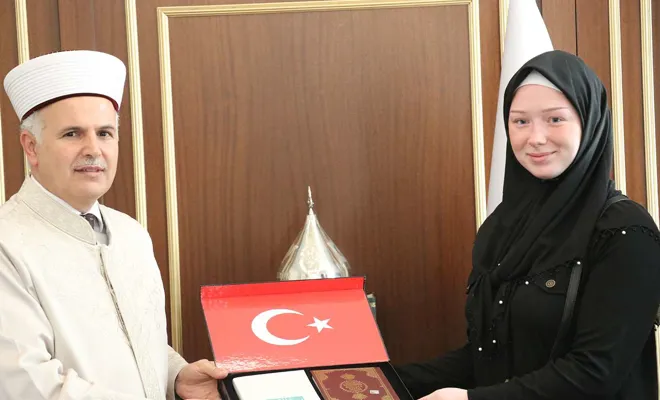 İslam’ı araştıran Almanya vatandaşı Bettinger, Sira ismini alıp Müslüman oldu