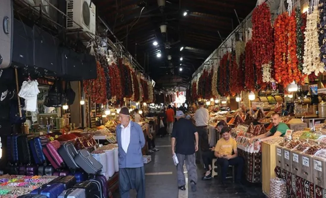 Gaziantep’teki tarihi çarşıların esnafı gurbetçileri bekliyor