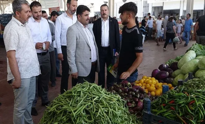 HÜDA PAR Gaziantep İl Başkanı Göçer semt pazarını ziyaret etti