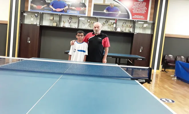 Şahinbey belediyesi’nin 10 yaşındaki masa tenisi sporcusu milli takım kampına davet edildi