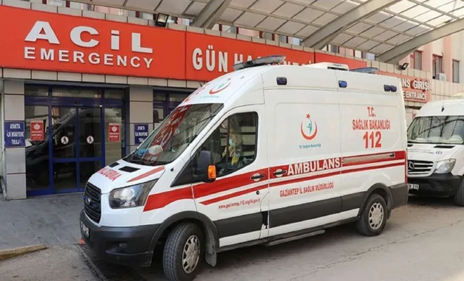 Arıza yapan araca başka bir araç çarptı: 2 ölü 4 yaralı