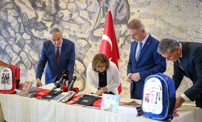 12 bin 500 öğrenciye kıyafet ve kırtasiye yardımı için protokol imzalandı 