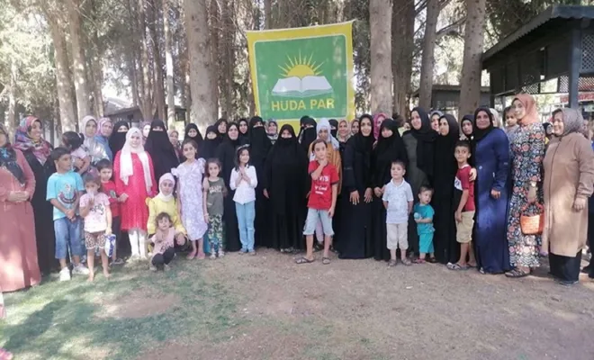 HÜDA PAR Kadın Kolları Genel Başkan Yardımcısı Akbalık: Toplumun en önemli yapısı ailedir