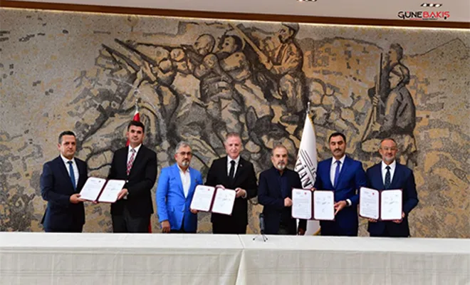 Kurt Ailesi Cami Protokolü imzaladı