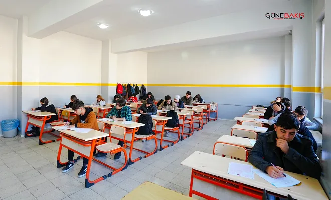 Lise öğrencilerine ücretsiz deneme sınavı yapıldı