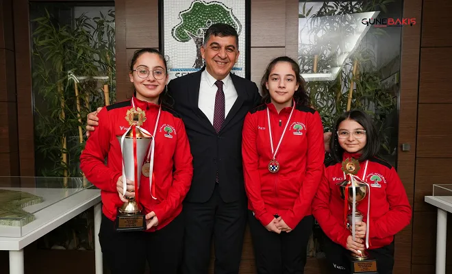 Başkan Fadıloğlu, Milli Satranççıları ağırladı