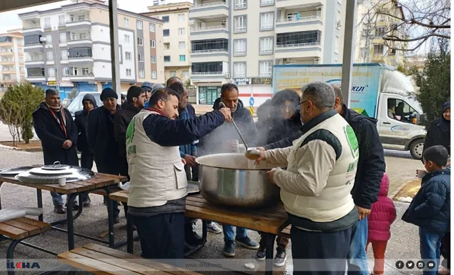 Gaziantep Umut Kervanı’ndan depremzedelere yardım 
