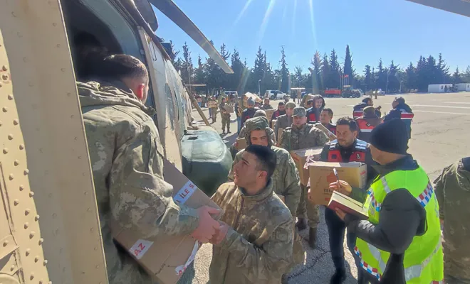Dağlık kesimi köylerindeki depremzedelere yardım malzemesi ulaştırıldı