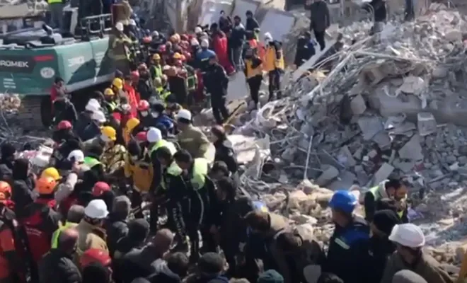 Gaziantep'te 129 saatin ardından 2 kişi sağ kurtarıldı: "Allah'ım şükürler olsun güneşi gördüm!"