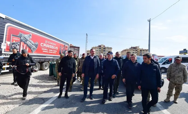 Hulusi Akar Nurdağı ve İslahiye'de incelemelerde bulundu