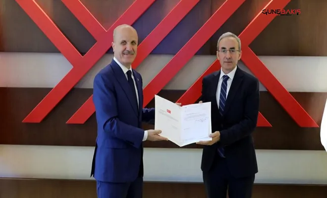 GİBTÜ rektörlüğüne atanan Demir mazbatasını aldı