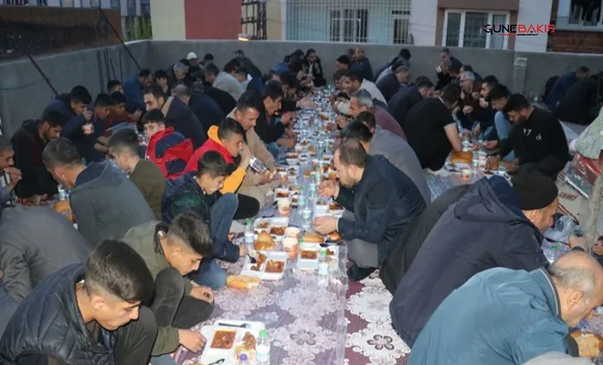 Mustazaflar Cemiyeti Gaziantep Temsilciliği Kadir Gecesi'nde iftar programı düzenledi