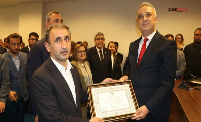 Gaziantep Milletvekili Şehzade Demir, mazbatasını aldı