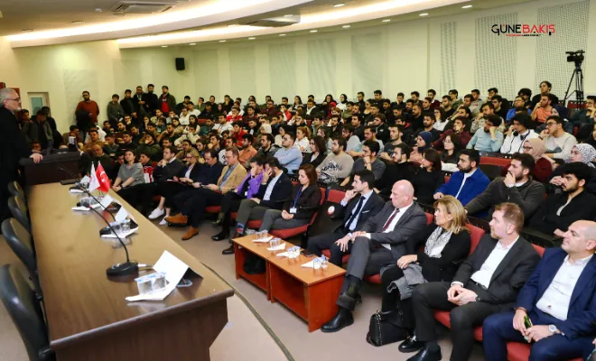 GAÜN’de Teknolojinin izinde inovasyon ve kariyer sohbetleri