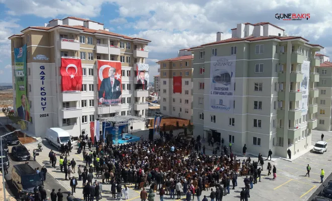 Gazi Konut Kuzeyşehir’de hak sahiplerinin anahtarları teslim edildi