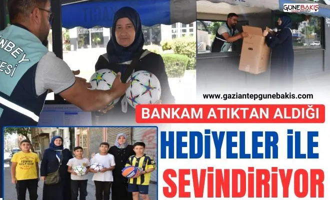 Bankam Atıktan aldığı hediyeler ile çocukları sevindiriyor