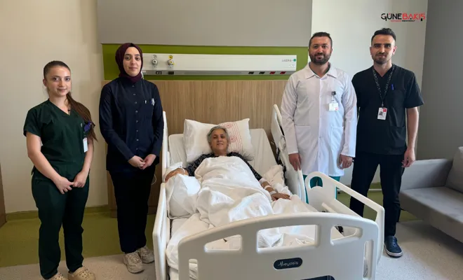 Gaziantep Şehir Hastanesi’nde  kolon kanseri hastası kesisiz cerrahi ile sağlığına kavuştu 