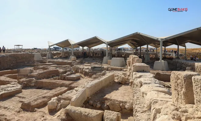 Büyükşehir ortaklığındaki Karkamış Arkeoparkı'ndaki Geç Hitit Saray Alanı koruyucu çatısı açıldı