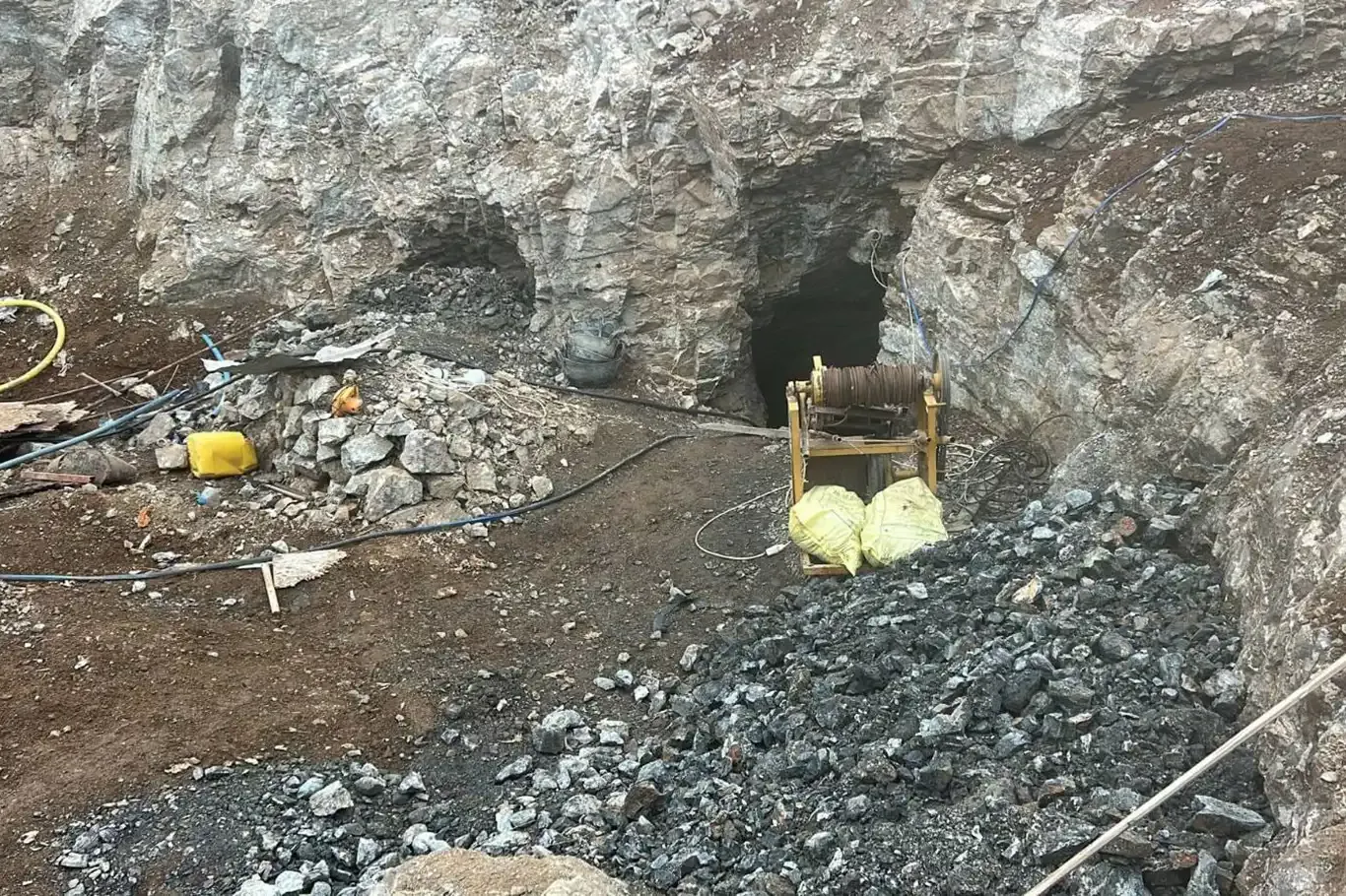 Gaziantep'te ruhsatsız silah ve uyuşturucu ele geçirildi 